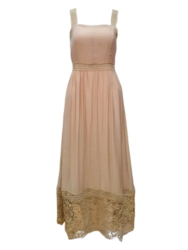 Vestido largo beige con detalles en Macramé